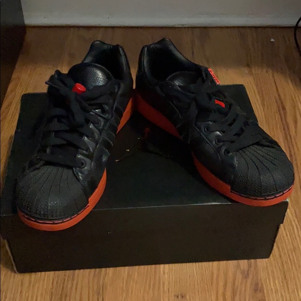 Mens Adidas Superstar size 9